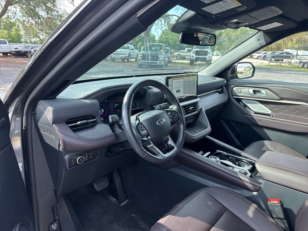2025 Ford Explorer Platinum