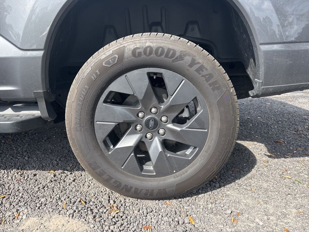 2025 Ford F-150 Lightning Flash