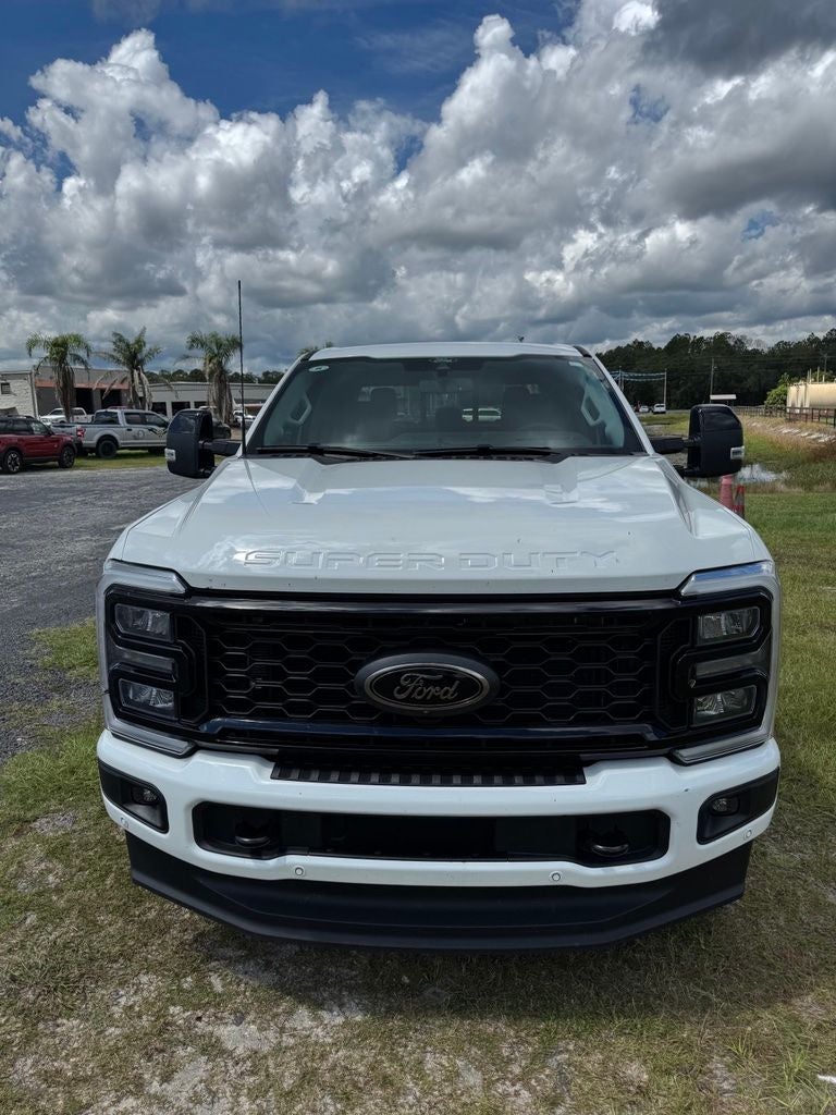 2025 Ford F-350SD Lariat