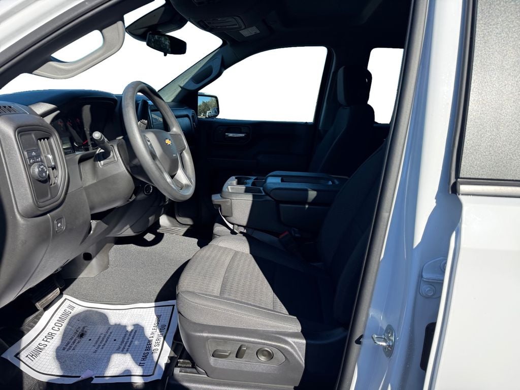 2025 Chevrolet Silverado 1500 Custom