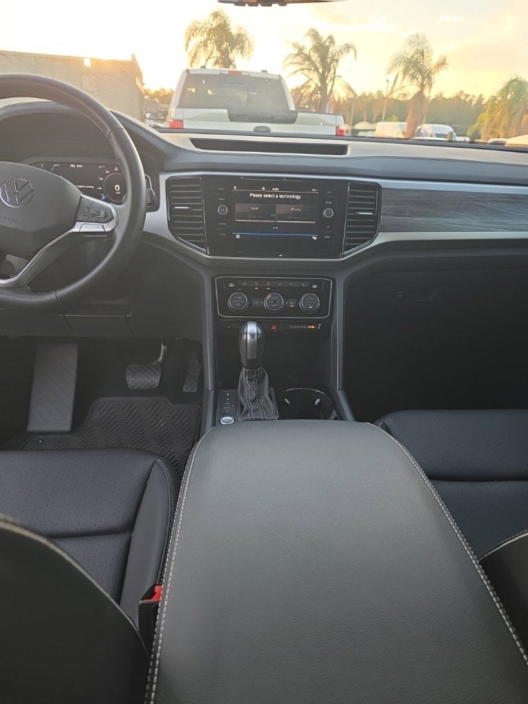 2022 Volkswagen Atlas Cross Sport 3.6L V6 SE w/Technology
