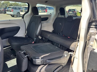 2020 Chrysler Pacifica Touring