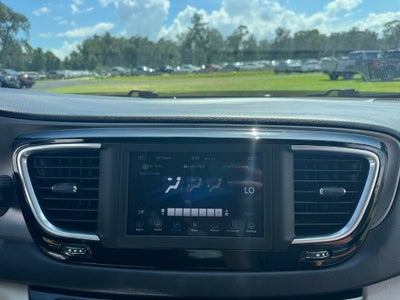 2020 Chrysler Pacifica Touring