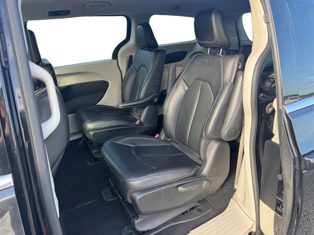 2024 Chrysler Pacifica Hybrid Select