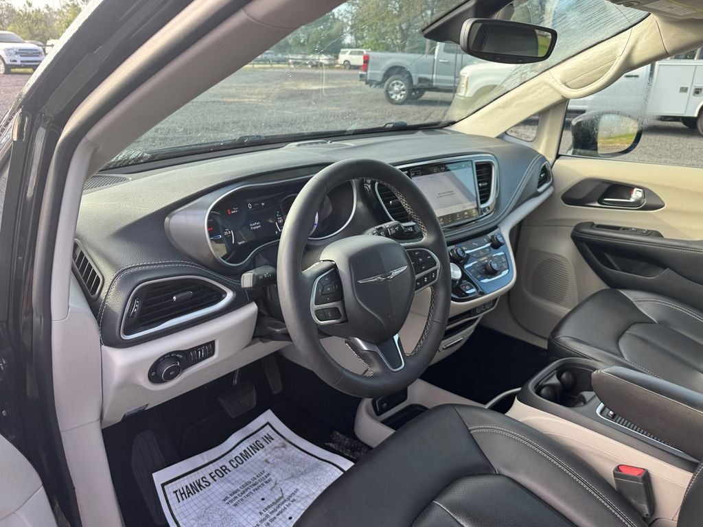 2024 Chrysler Pacifica Hybrid Select