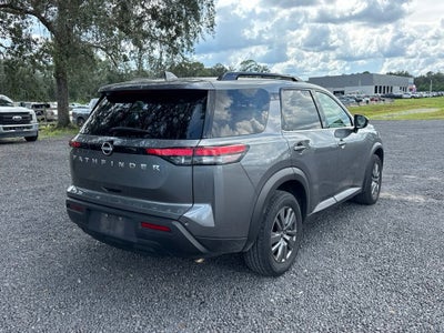 2025 Nissan Pathfinder SV