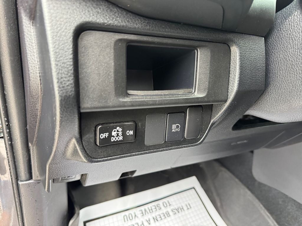 2019 Toyota Tacoma SR