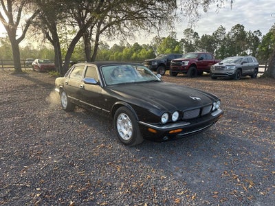 2003 Jaguar XJ8 Base