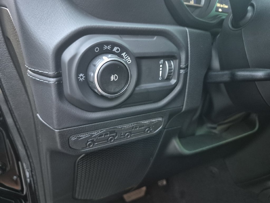 2027 Jeep Wrangler WRANGLER 4-DOOR SAHARA