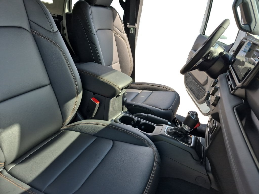 2027 Jeep Wrangler WRANGLER 4-DOOR SAHARA