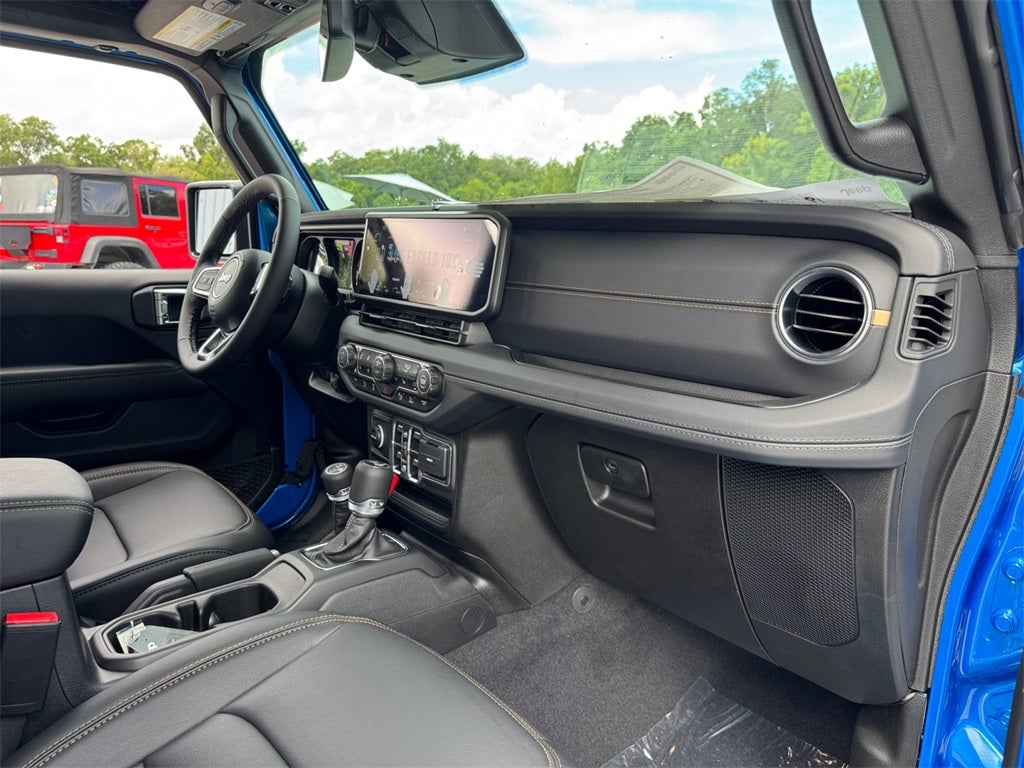 2025 Jeep Wrangler WRANGLER 4-DOOR SAHARA