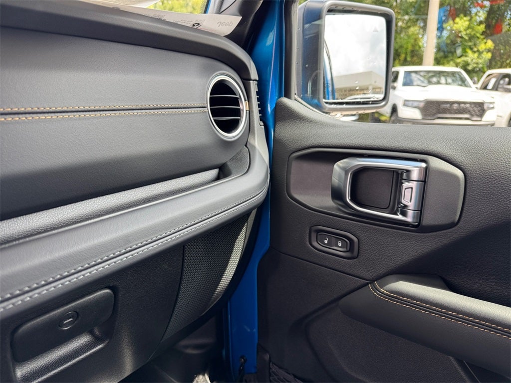 2025 Jeep Wrangler WRANGLER 4-DOOR SAHARA