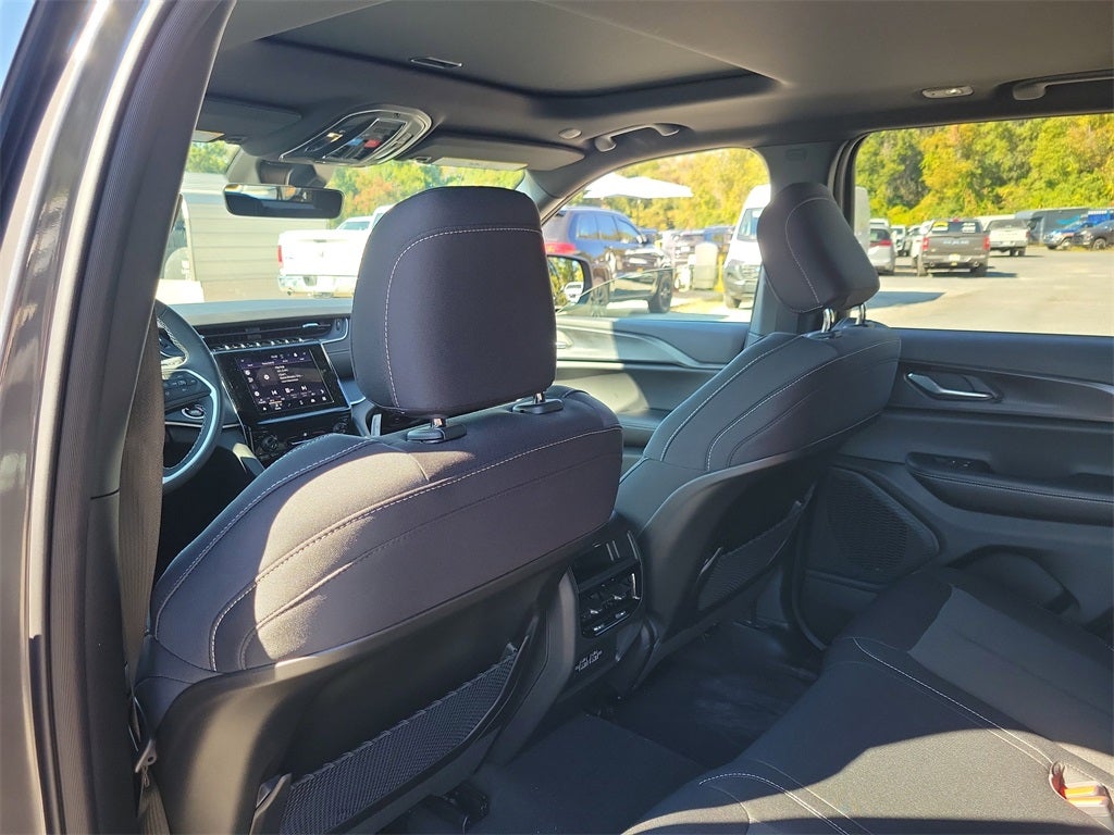 2025 Jeep Grand Cherokee GRAND CHEROKEE LAREDO X 4X2