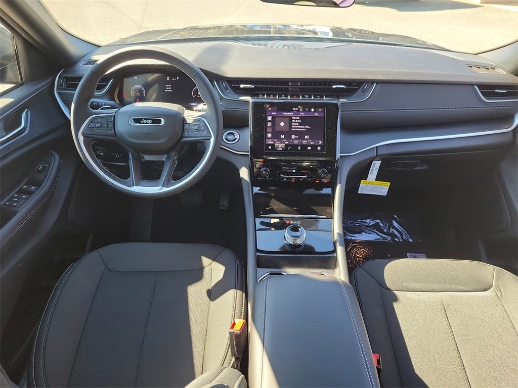 2025 Jeep Grand Cherokee GRAND CHEROKEE LAREDO X 4X2