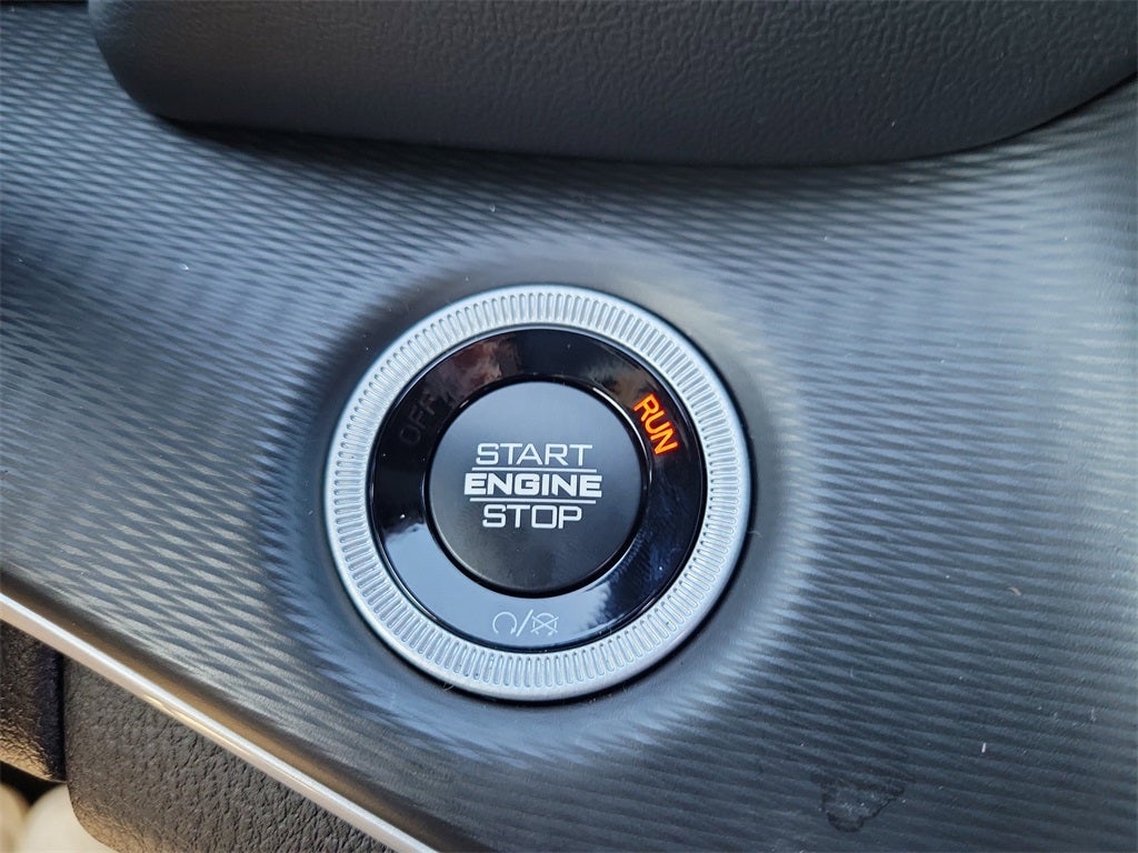 2025 Jeep Grand Cherokee GRAND CHEROKEE LAREDO X 4X2