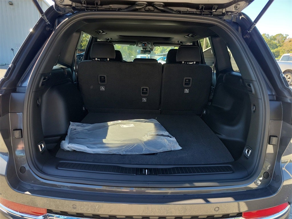 2025 Jeep Grand Cherokee GRAND CHEROKEE LAREDO X 4X2