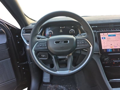 2027 Jeep Grand Cherokee GRAND CHEROKEE LAREDO 4X2