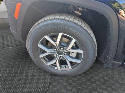 2027 Jeep Grand Cherokee GRAND CHEROKEE LAREDO 4X2