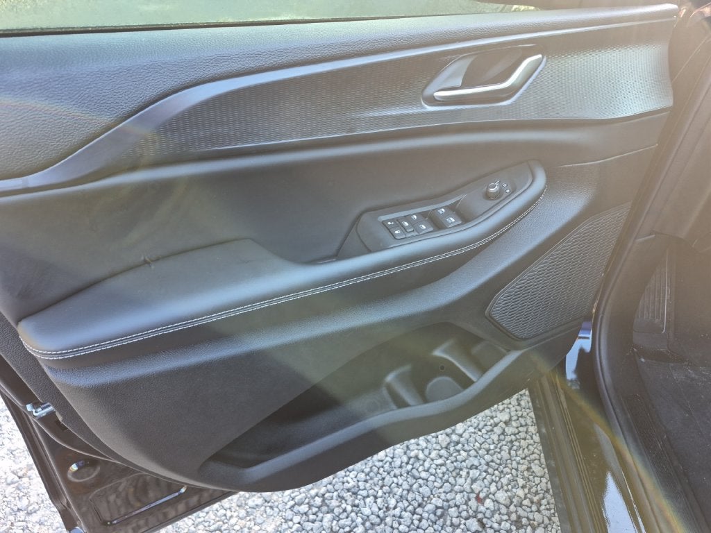 2027 Jeep Grand Cherokee GRAND CHEROKEE LAREDO 4X2