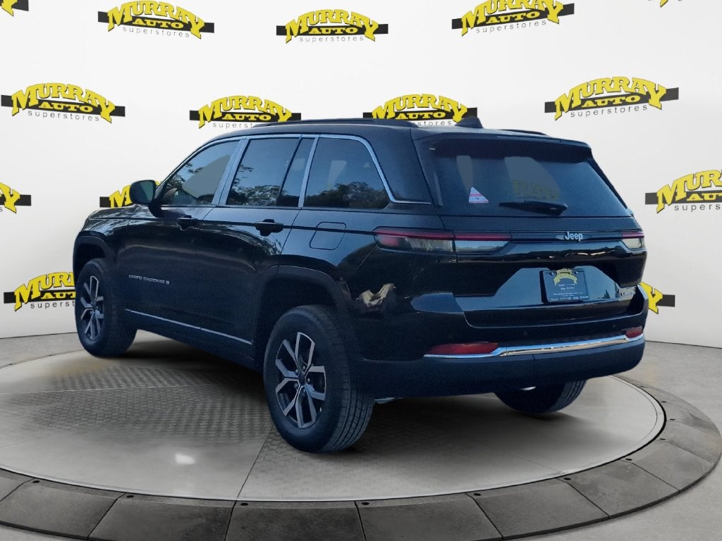 2027 Jeep Grand Cherokee GRAND CHEROKEE LAREDO 4X2