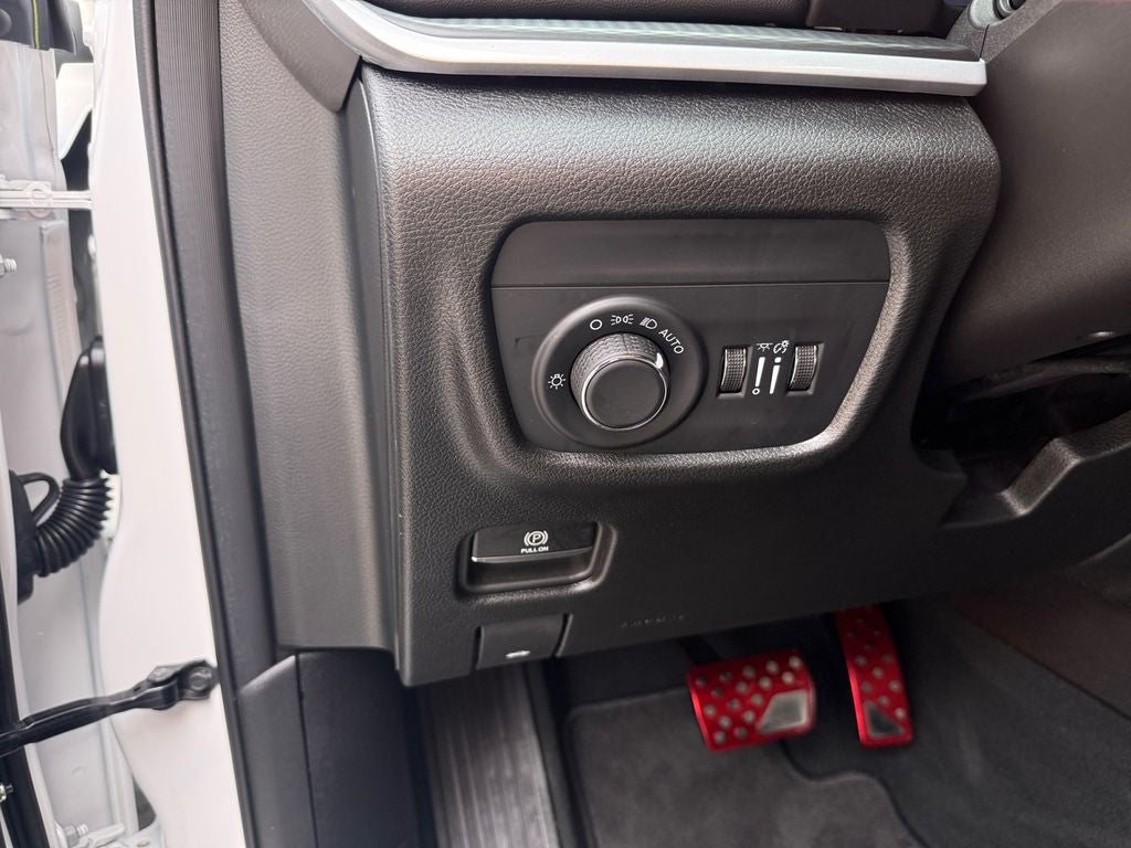 2025 Jeep Grand Cherokee Altitude - Photo 17
