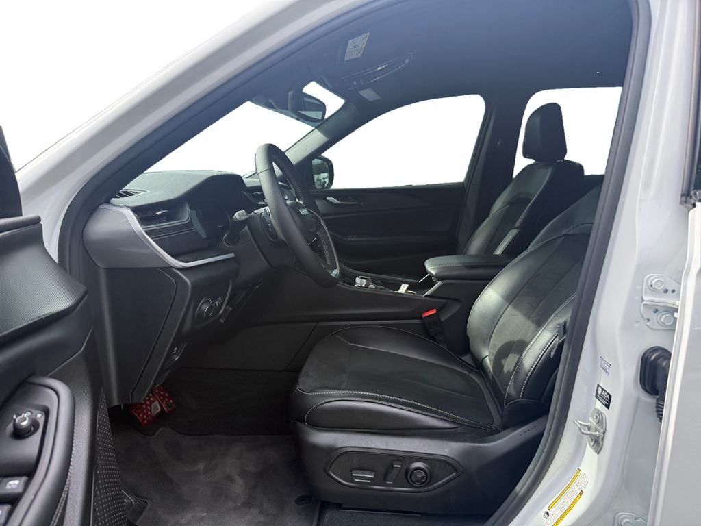 2025 Jeep Grand Cherokee Altitude - Photo 9