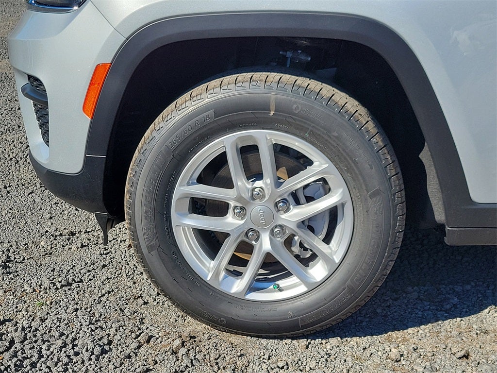 2025 Jeep Grand Cherokee GRAND CHEROKEE LAREDO X 4X2