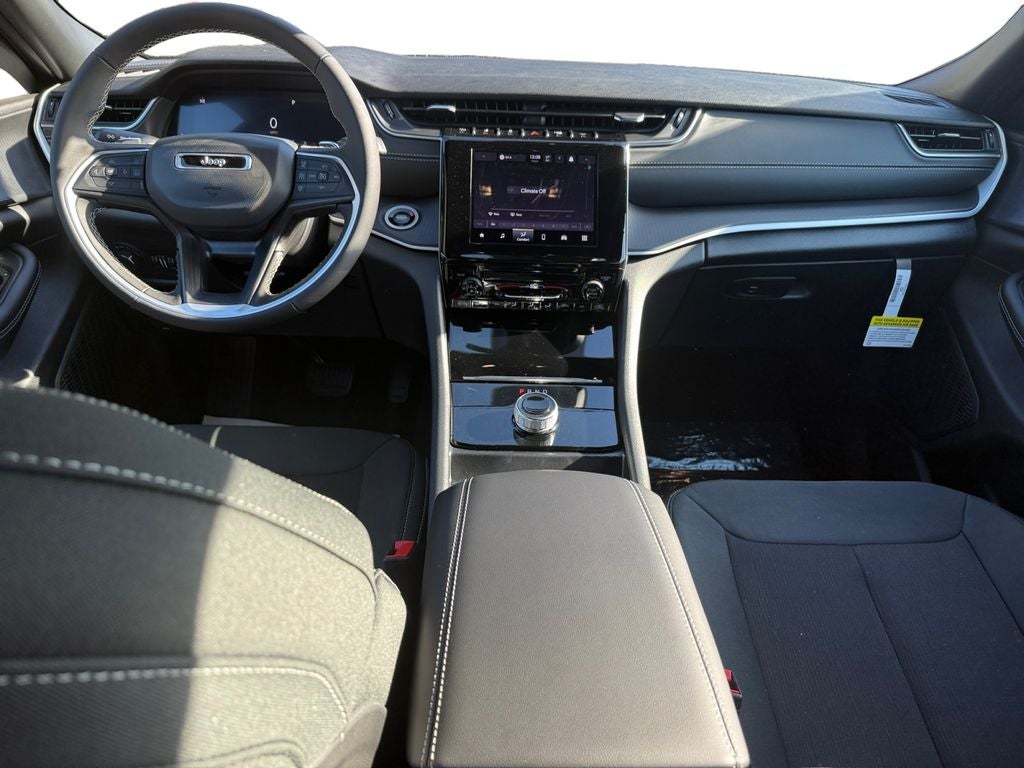 2025 Jeep Grand Cherokee GRAND CHEROKEE LAREDO 4X2