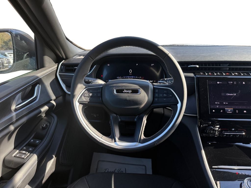 2025 Jeep Grand Cherokee GRAND CHEROKEE LAREDO 4X2