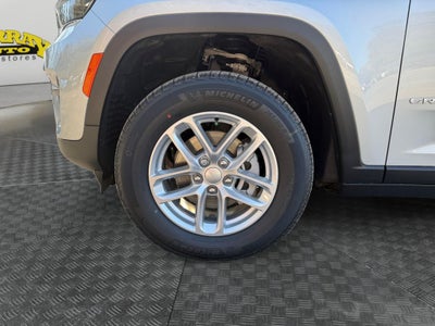 2025 Jeep Grand Cherokee GRAND CHEROKEE LAREDO 4X2