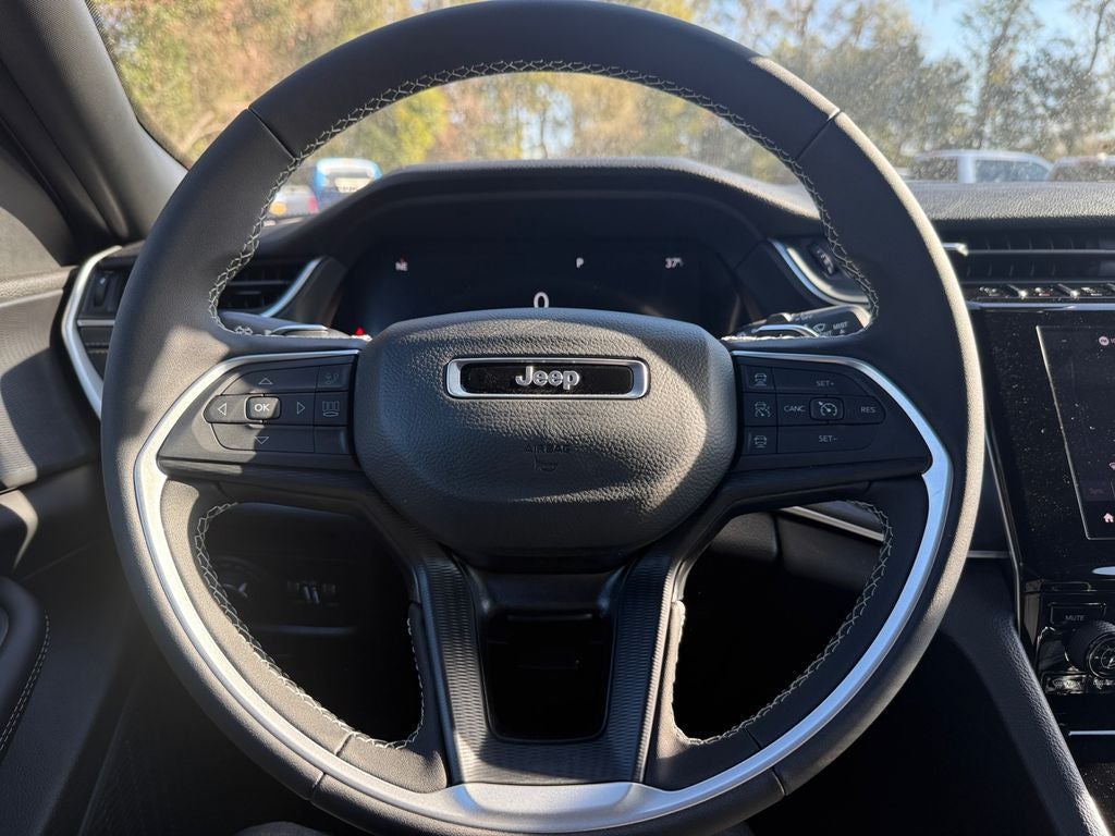 2025 Jeep Grand Cherokee GRAND CHEROKEE LAREDO 4X2