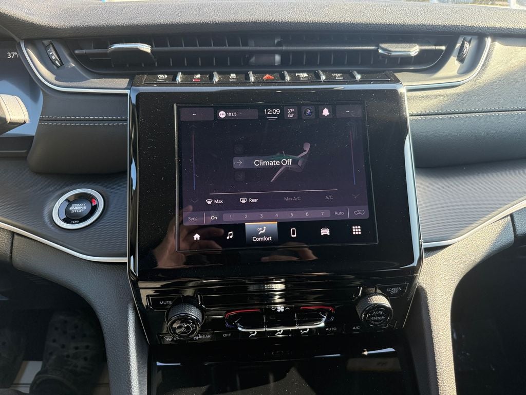 2025 Jeep Grand Cherokee GRAND CHEROKEE LAREDO 4X2