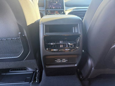 2025 Jeep Grand Cherokee GRAND CHEROKEE LAREDO 4X2