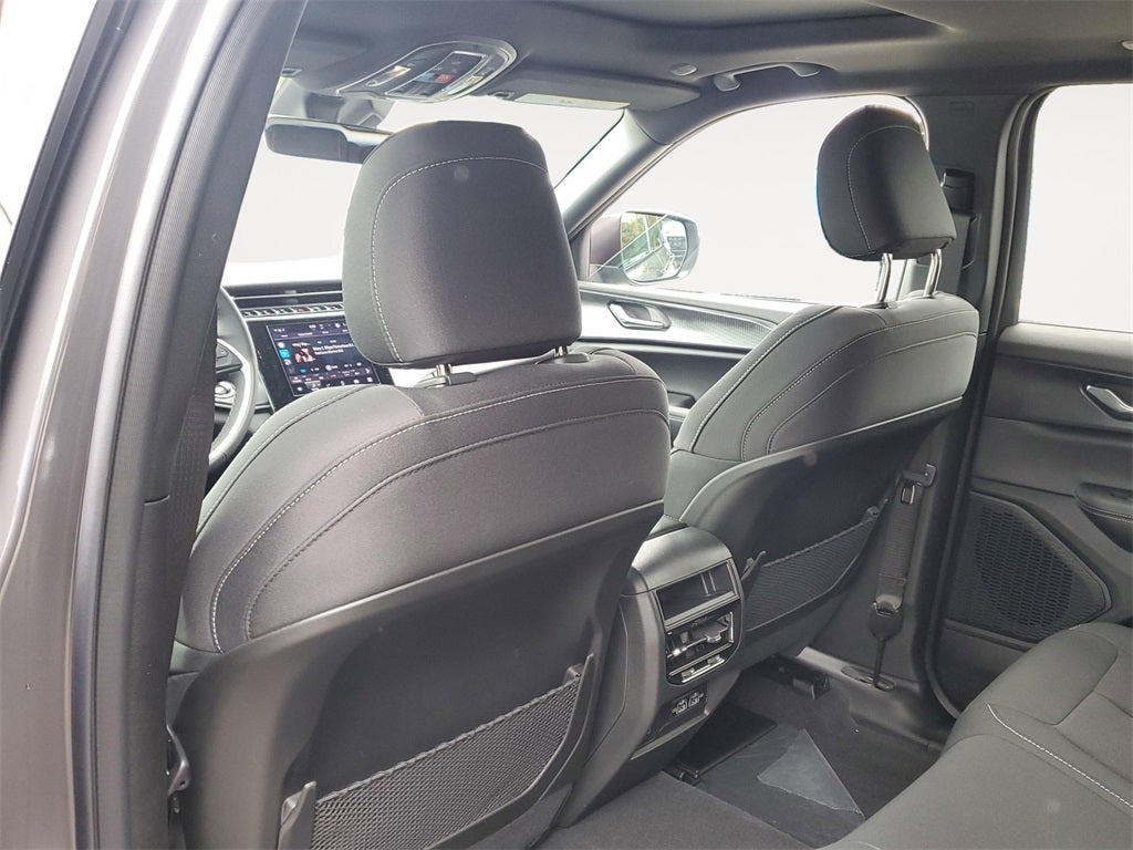 2025 Jeep Grand Cherokee GRAND CHEROKEE LAREDO X 4X2