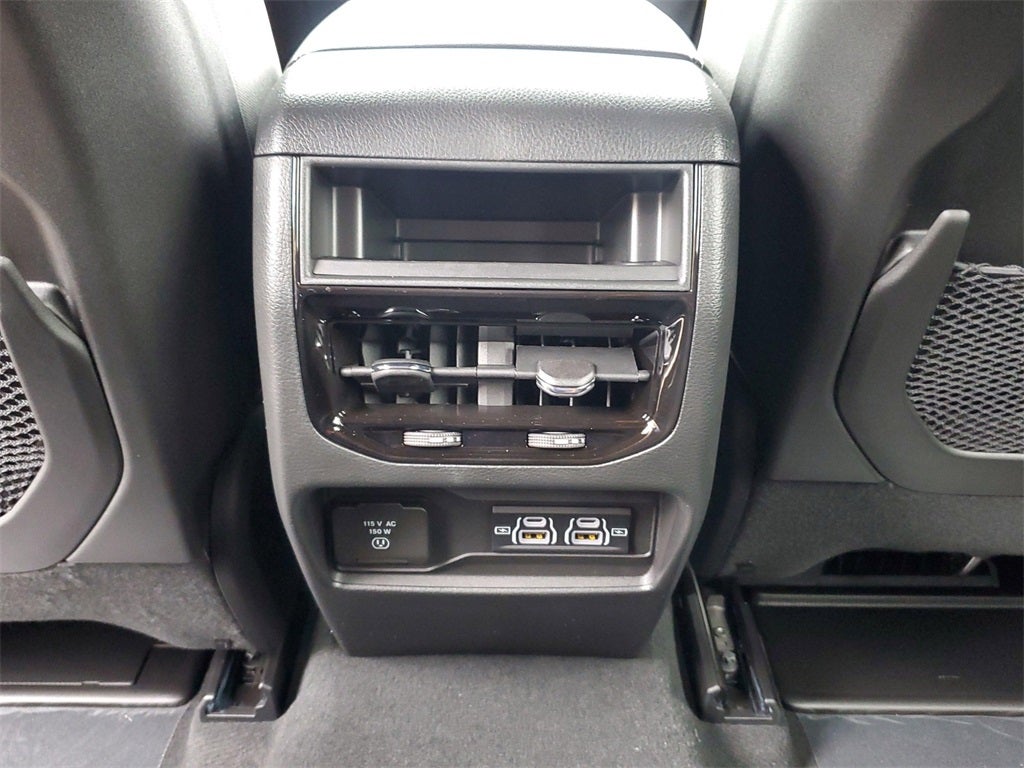 2025 Jeep Grand Cherokee GRAND CHEROKEE LAREDO X 4X2