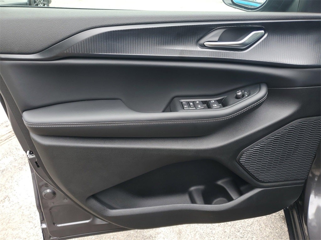 2025 Jeep Grand Cherokee GRAND CHEROKEE LAREDO X 4X2