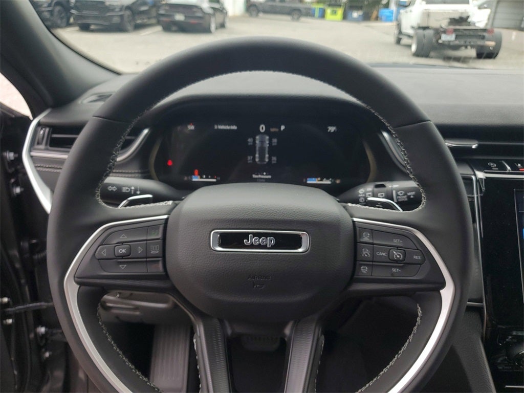 2025 Jeep Grand Cherokee GRAND CHEROKEE LAREDO X 4X2