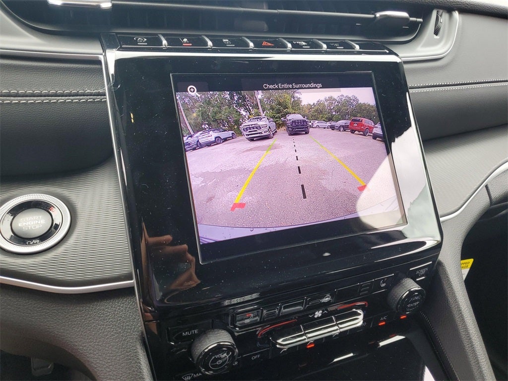 2025 Jeep Grand Cherokee GRAND CHEROKEE LAREDO X 4X2