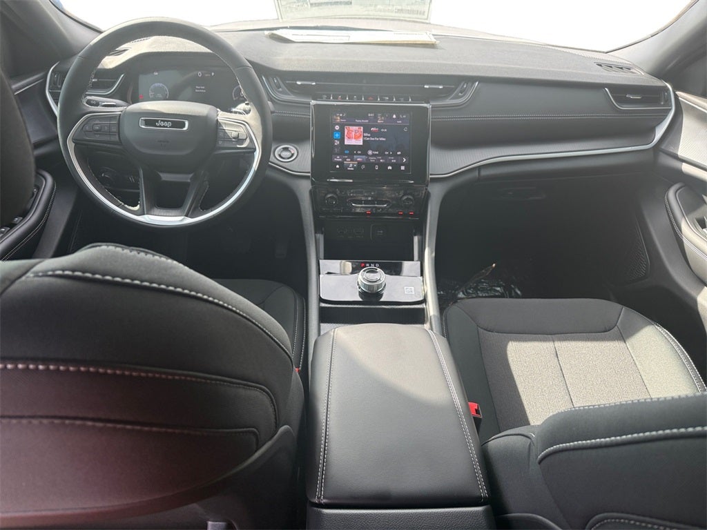 2025 Jeep Grand Cherokee GRAND CHEROKEE LAREDO X 4X2