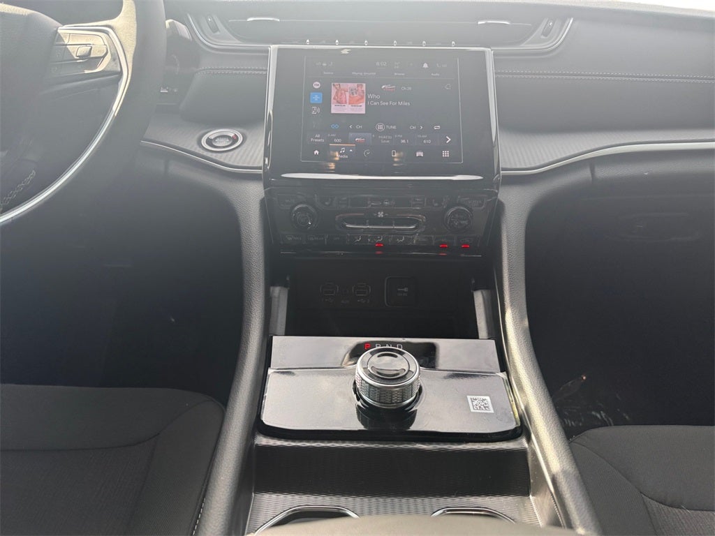 2025 Jeep Grand Cherokee GRAND CHEROKEE LAREDO X 4X2