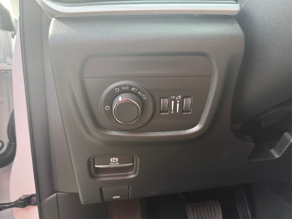 2025 Jeep Grand Cherokee GRAND CHEROKEE LAREDO X 4X2