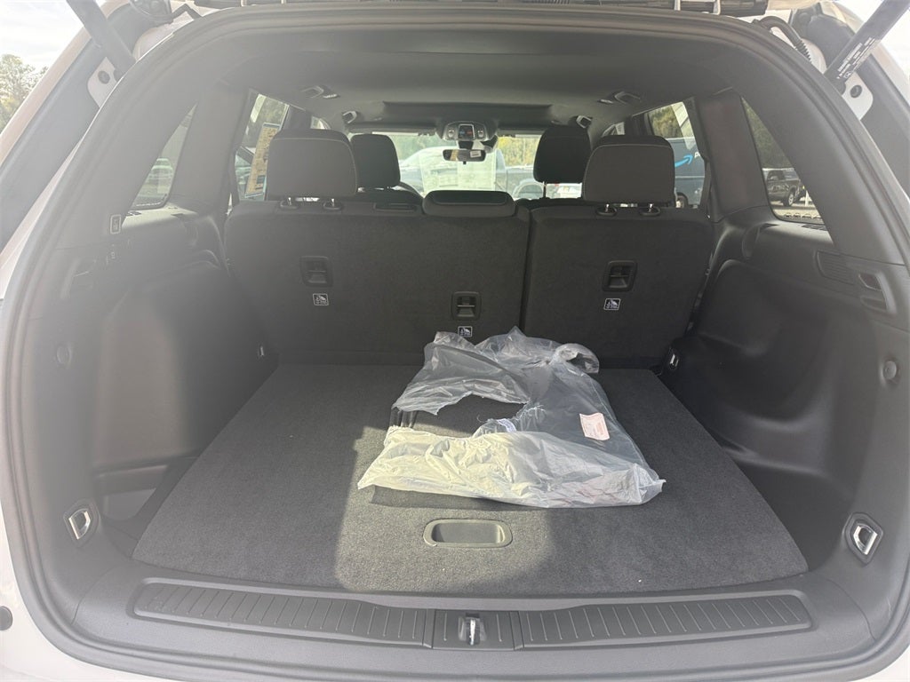 2025 Jeep Grand Cherokee GRAND CHEROKEE LAREDO X 4X2