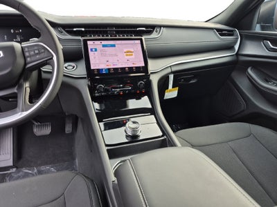 2027 Jeep Grand Cherokee GRAND CHEROKEE LAREDO 4X2