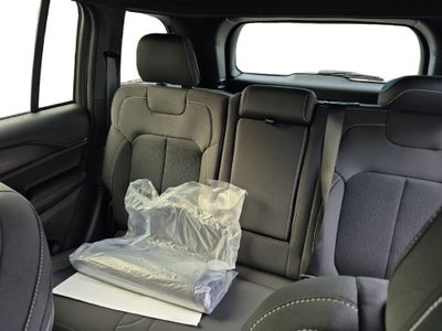 2027 Jeep Grand Cherokee GRAND CHEROKEE LAREDO 4X2