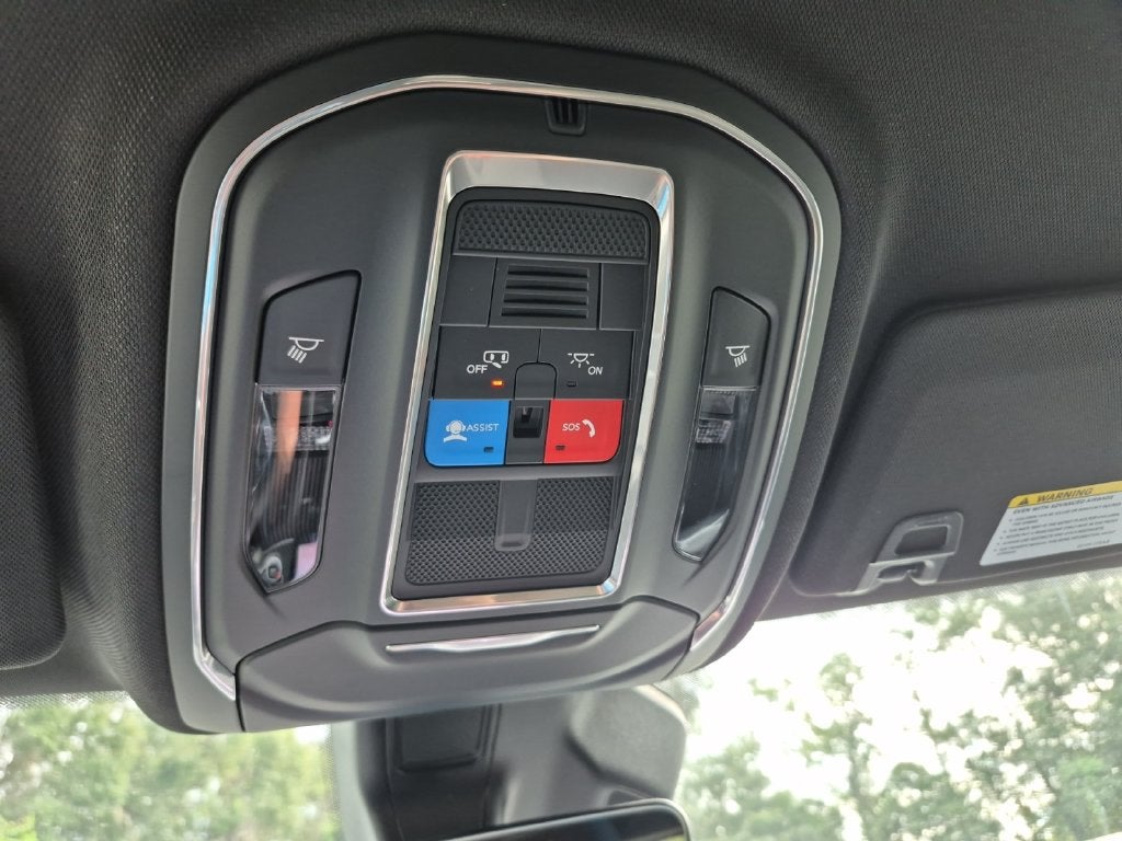 2027 Jeep Grand Cherokee GRAND CHEROKEE LAREDO 4X2