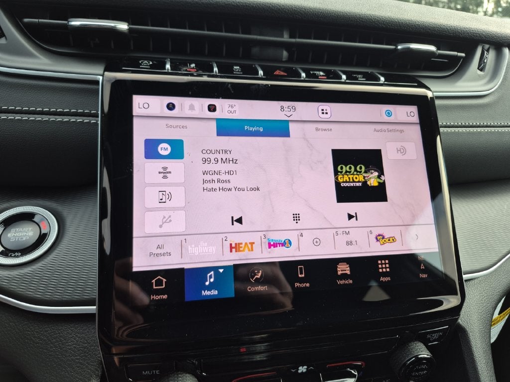 2027 Jeep Grand Cherokee GRAND CHEROKEE LAREDO 4X2