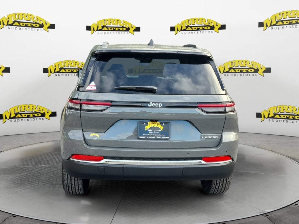 2027 Jeep Grand Cherokee GRAND CHEROKEE LAREDO 4X2