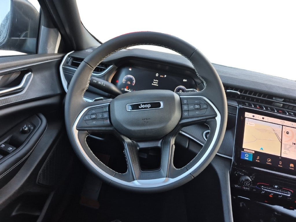2027 Jeep Grand Cherokee GRAND CHEROKEE LAREDO 4X2