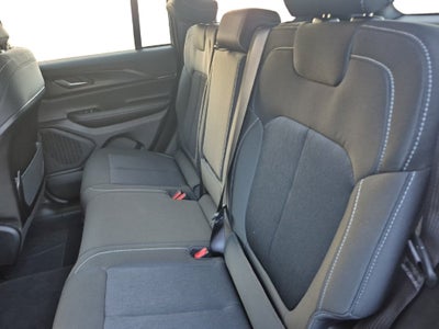 2027 Jeep Grand Cherokee GRAND CHEROKEE LAREDO 4X2