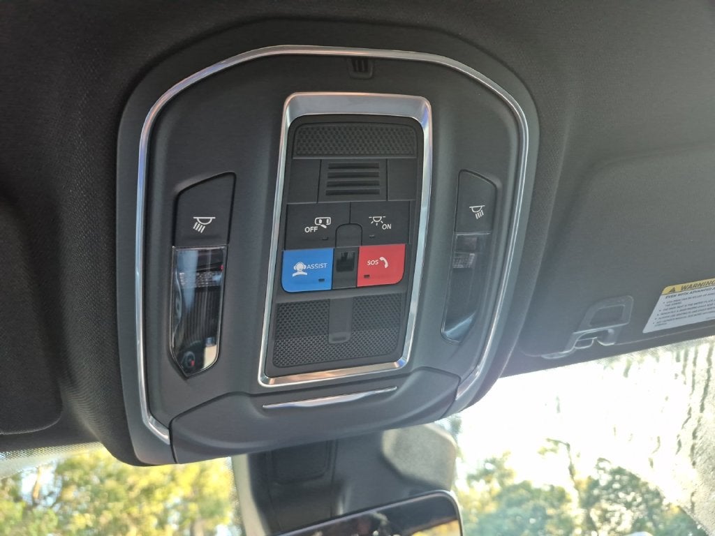 2027 Jeep Grand Cherokee GRAND CHEROKEE LAREDO 4X2